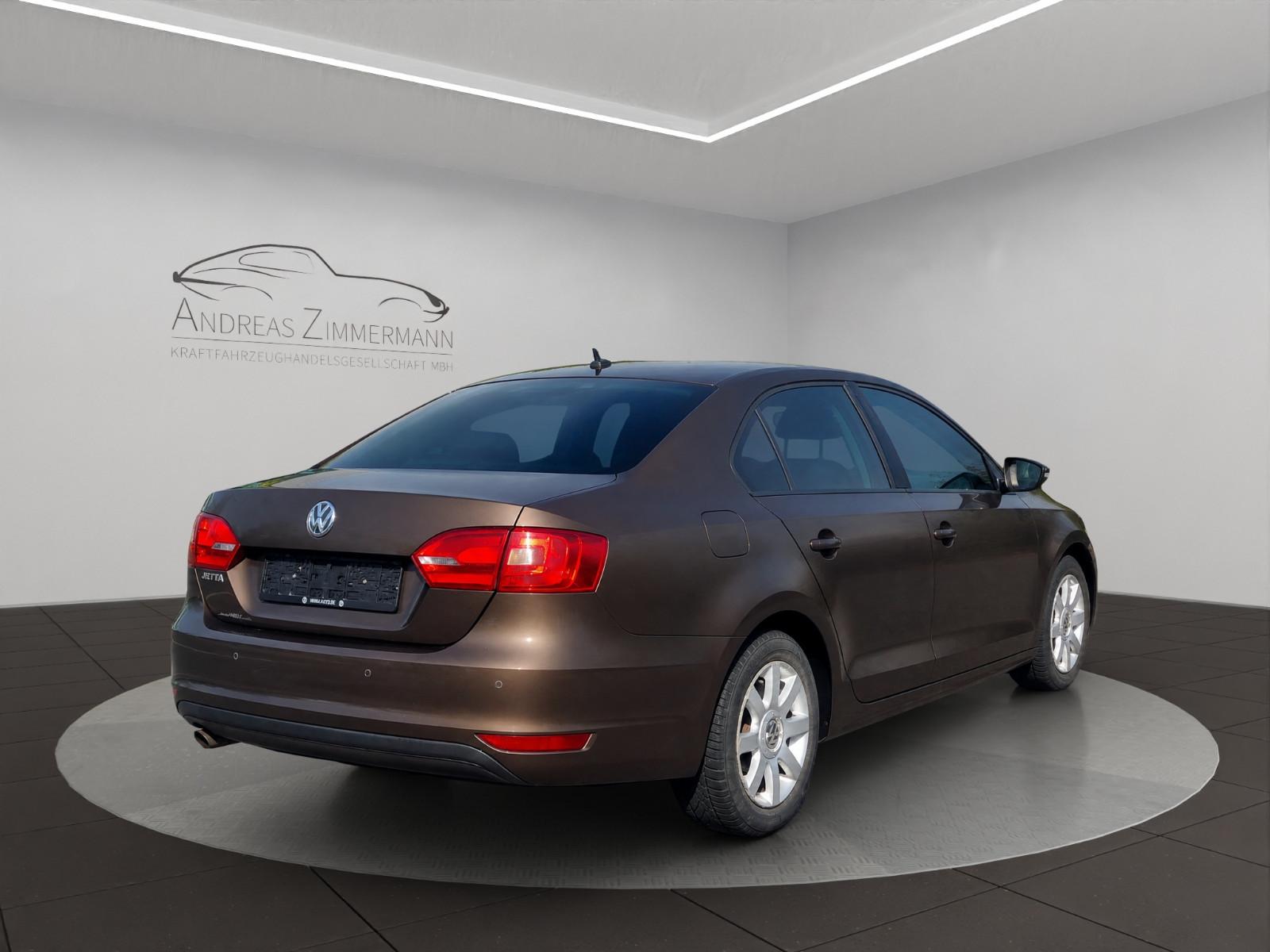 Volkswagen Jetta VI Comfortline 2.HAND WENIG KILOMETER