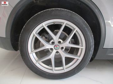 Alfa-Romeo Stelvio - 7