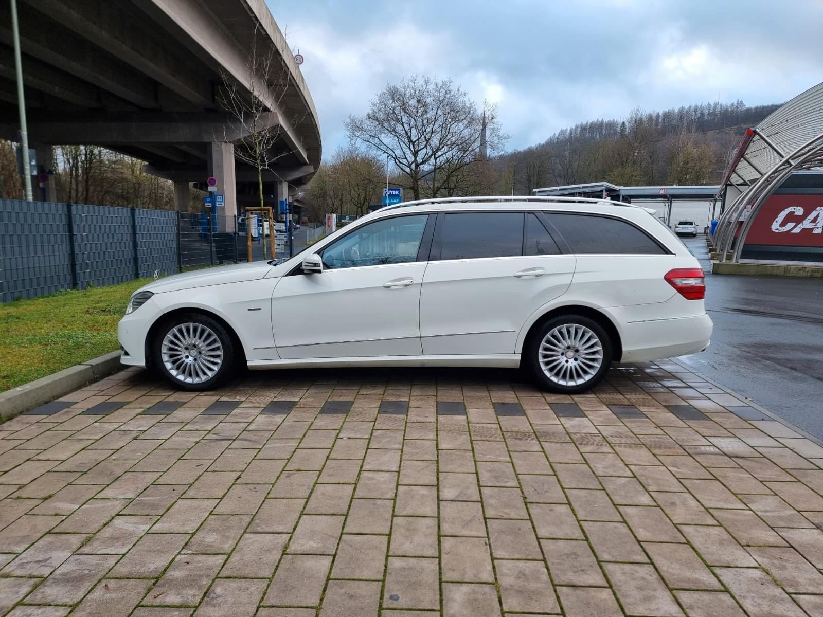 Mercedes-Benz E 220 CDI T-Modell Avantgarde Auto