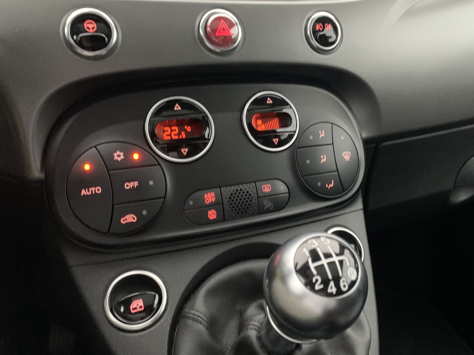 Fahrzeugabbildung Fiat 500 1.0 Sport*Carplay*Xenon*Temp*Klima*Navi*