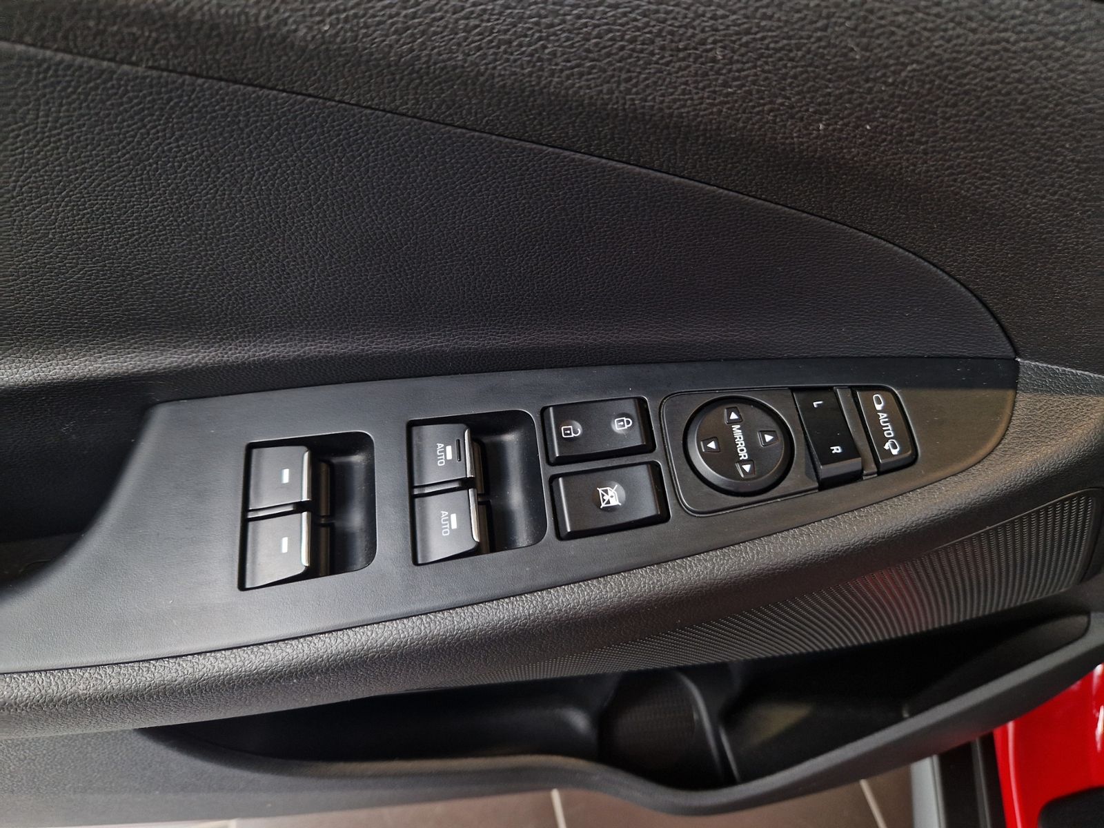 Fahrzeugabbildung Hyundai TUCSON 2WD N-Line PANO LED