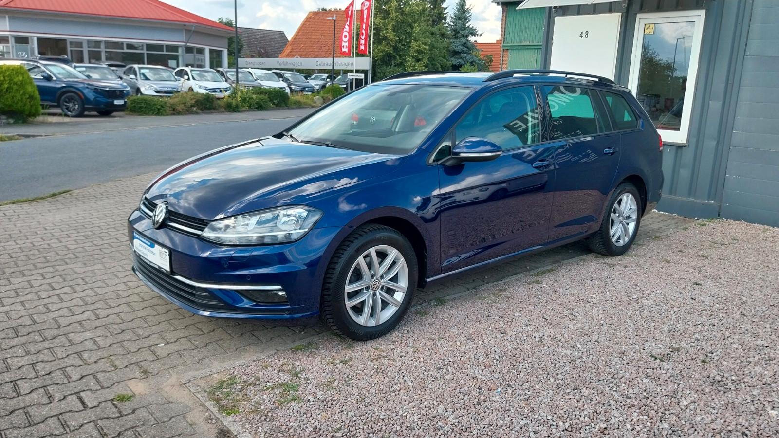 Volkswagen Golf  Variant Comfortline *AHK*NAVI*SHZ*KAMERA*