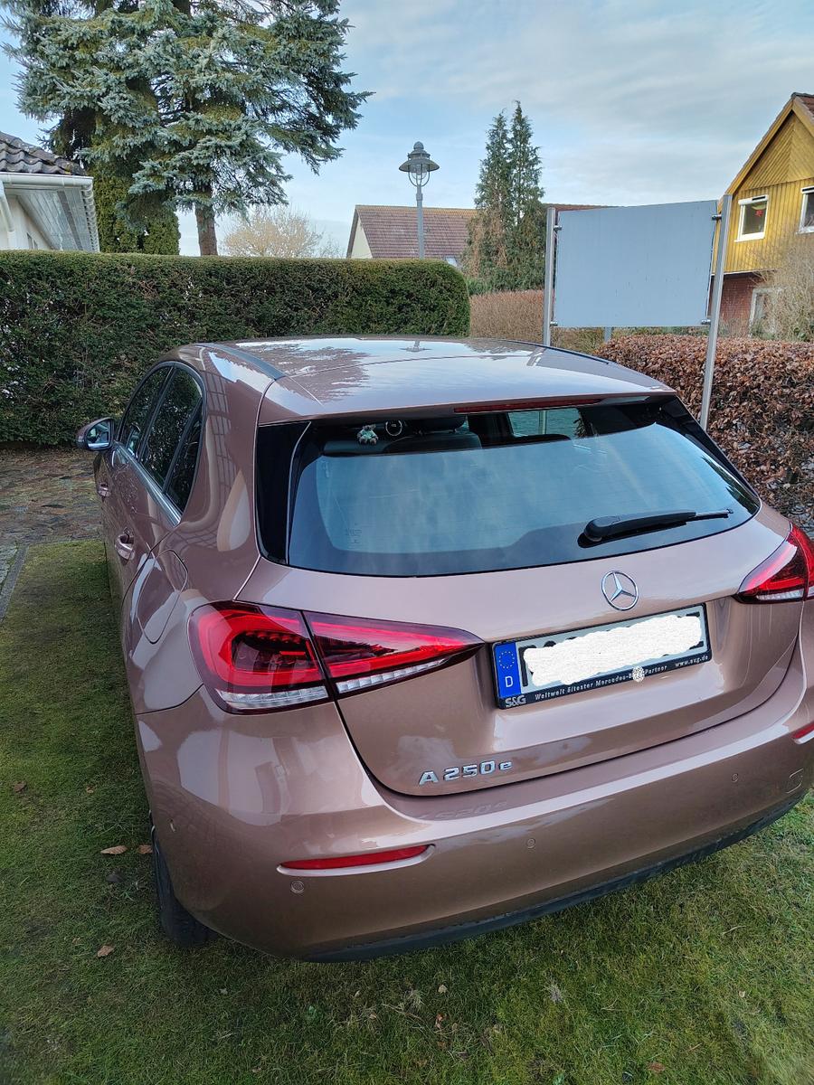 Mercedes-Benz A 250 e DCT Progressive