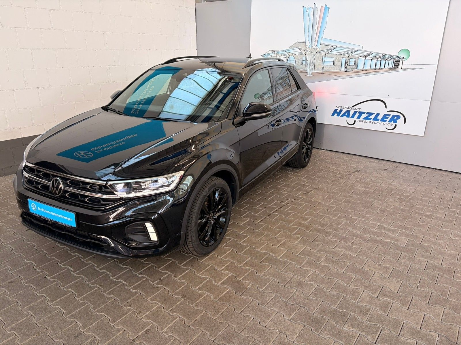 Fahrzeugabbildung Volkswagen T-Roc R-Line 2.0 TSI DSG 4M +ACC +LED + IQ.Drive