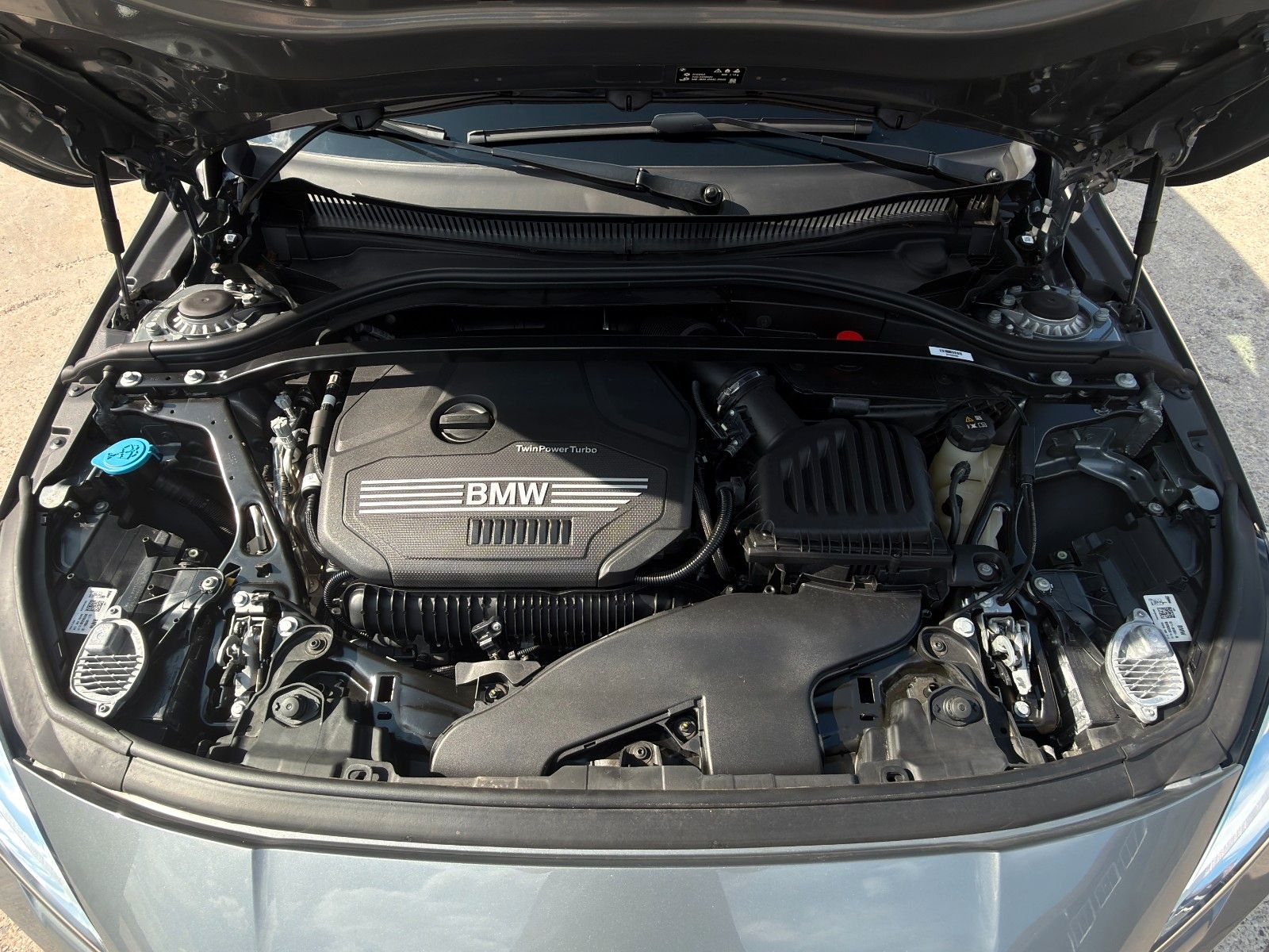 Fahrzeugabbildung BMW 220i Gran Coupé M Sport PANO H&K CAM LHZ CarPlay