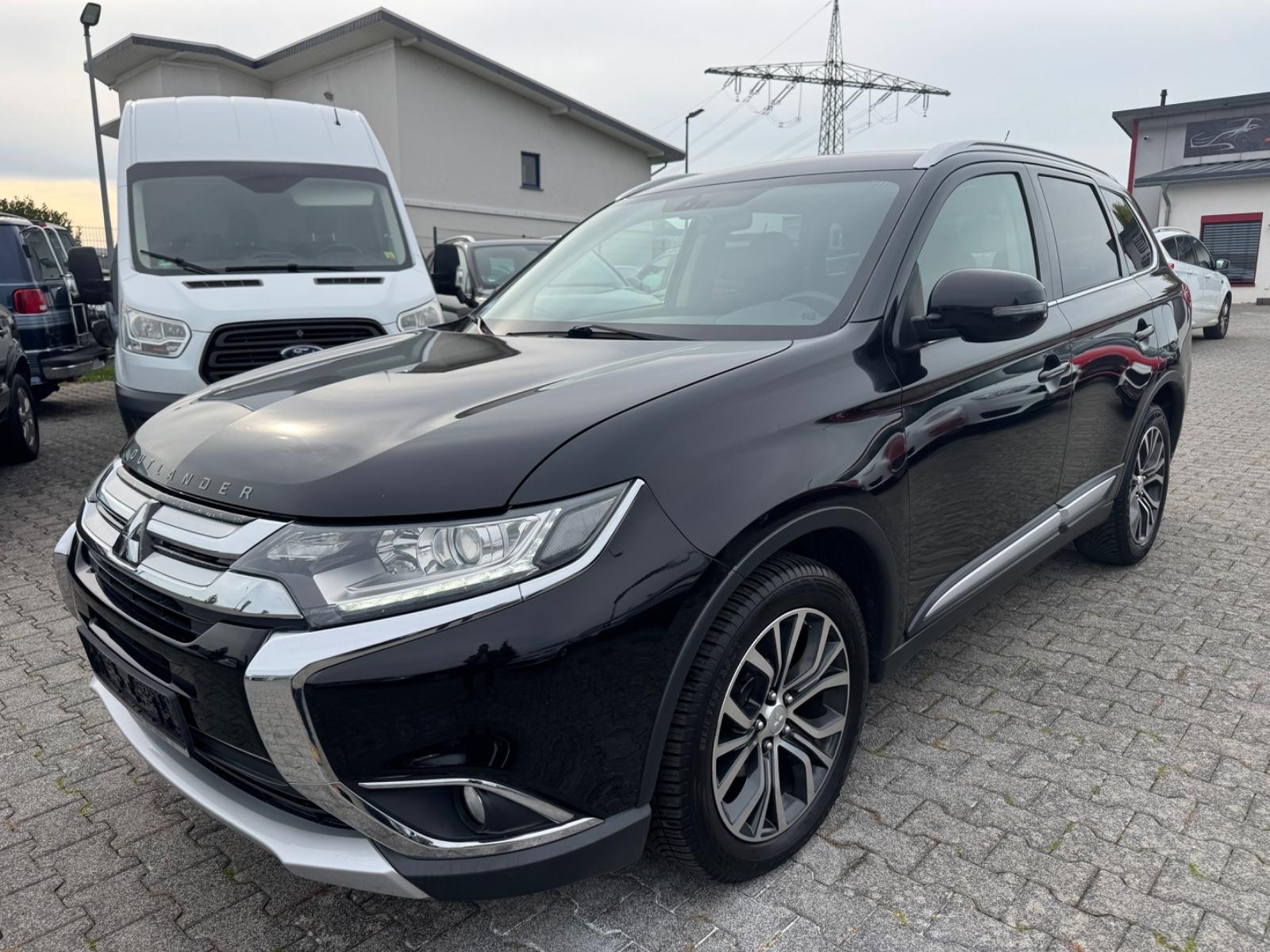 Mitsubishi Outlander Plus 4WD*Automatik*7Sitzer