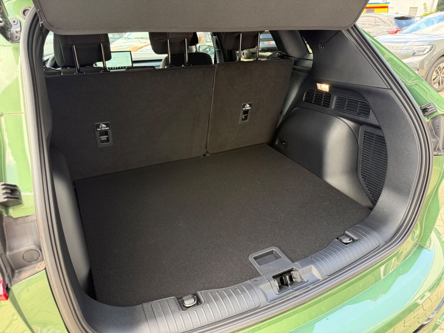 Fahrzeugabbildung Ford Kuga ST-Line Sport 5J AHK Navi Digi Co LED CarPl