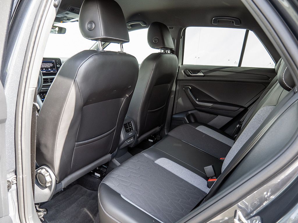 Volkswagen T-Roc 1.5TSI DSG LED NAVI AHK ACC foto 4