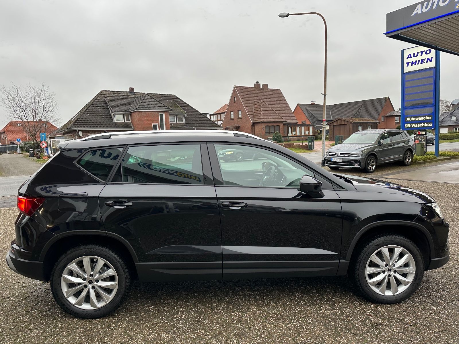 Fahrzeugabbildung SEAT Ateca 1.5 TSI Style DSG AHK/Navi/ACC/SHZG/LED