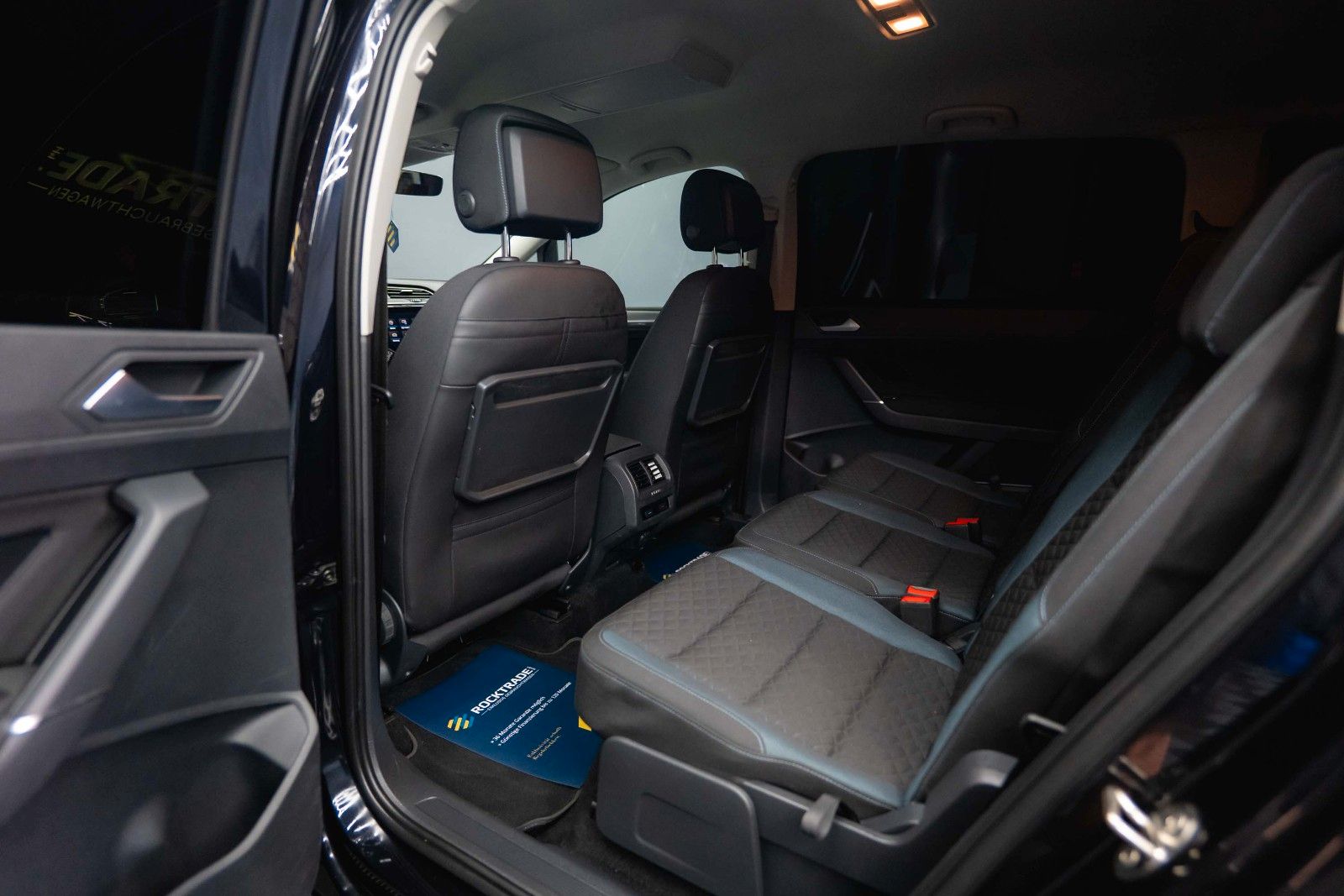 Fahrzeugabbildung Volkswagen Touran 1.6 Comfortline IQ.Drive | 7 Sitze | ACC