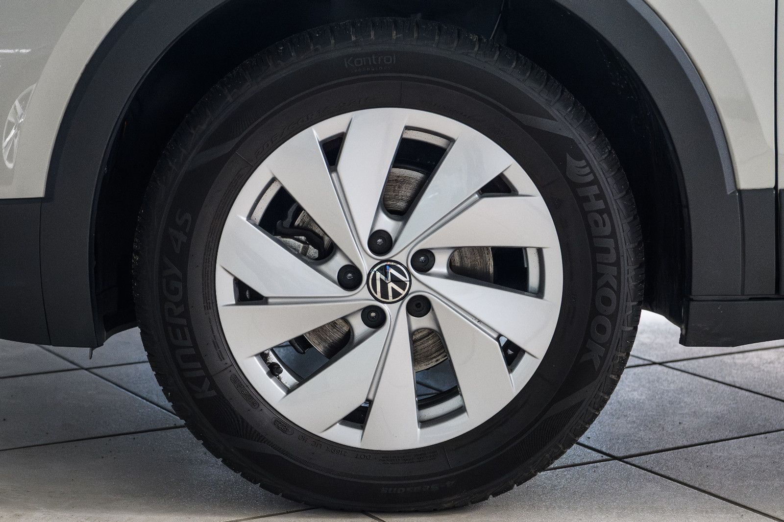 Fahrzeugabbildung Volkswagen T-Cross Life 1.0 TSI DSG LED+SHZ+ACC+APP+5 J.GAR