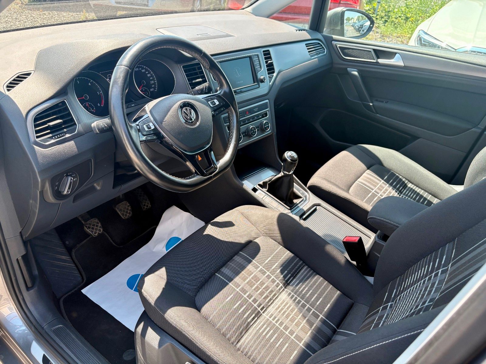 Fahrzeugabbildung Volkswagen Golf Sportsvan 2.0 TDI VII Lounge Xenon AHK ACC