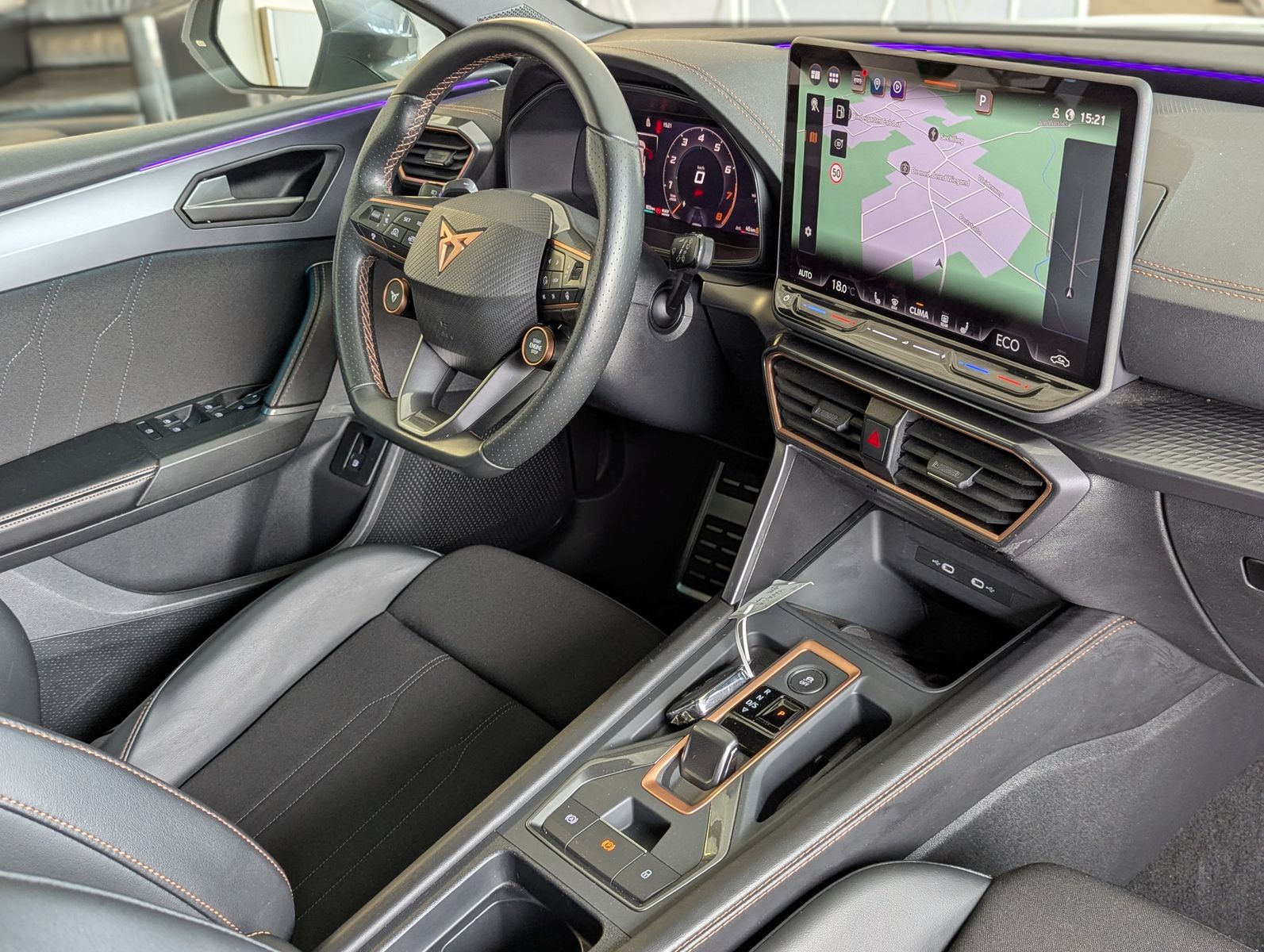 Fahrzeugabbildung CUPRA Leon 1.5 eHybrid Matrix Edge-Intelligent SoH100%