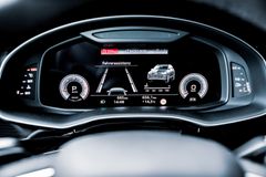 AUDI Q7 50 TDI Quattro - Unfallfrei - Neuwagenzustand
