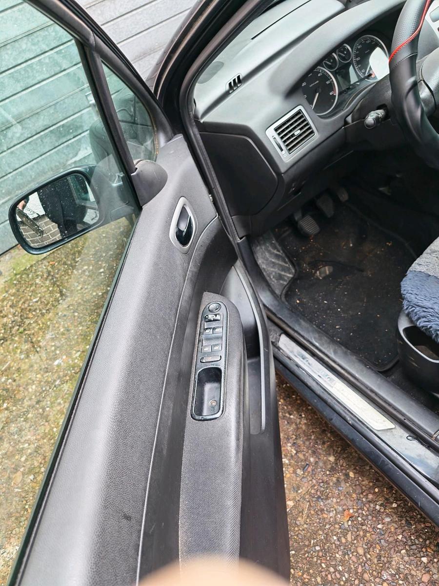 Peugeot 307 2004 — photo 7