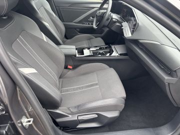 Bild 12 Opel Astra GS AT8/NAVI/SHZ+LHZ/PDC vo+hi+360Cam