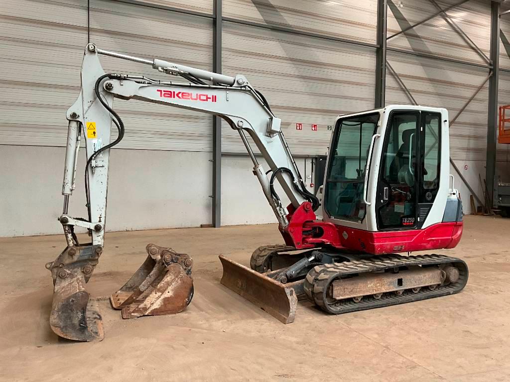 Takeuchi TB 250
