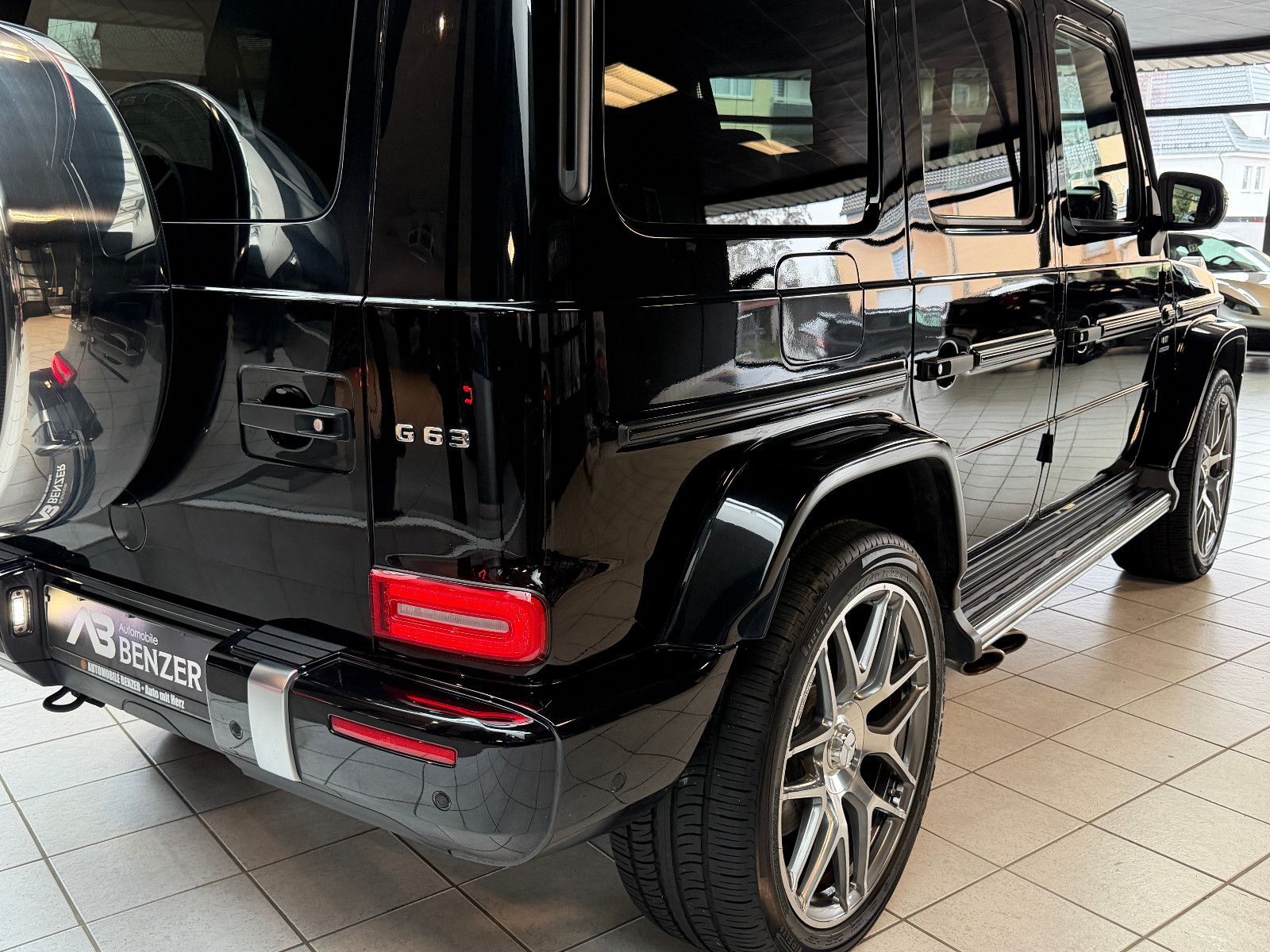 Fahrzeugabbildung Mercedes-Benz G 63 AMG/SUPERIOR/MASSAGE/MANUFAKTUR/