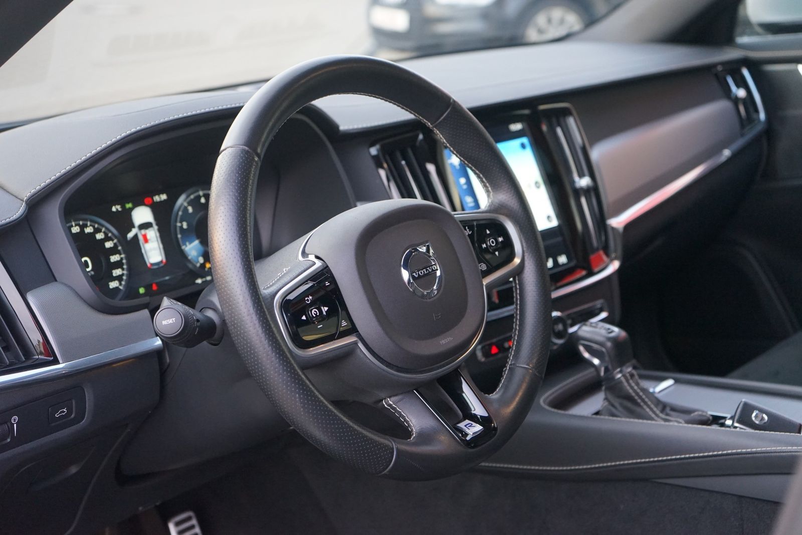 Volvo V90 T4 R Design Navi LED Head-Up Kamera foto 9