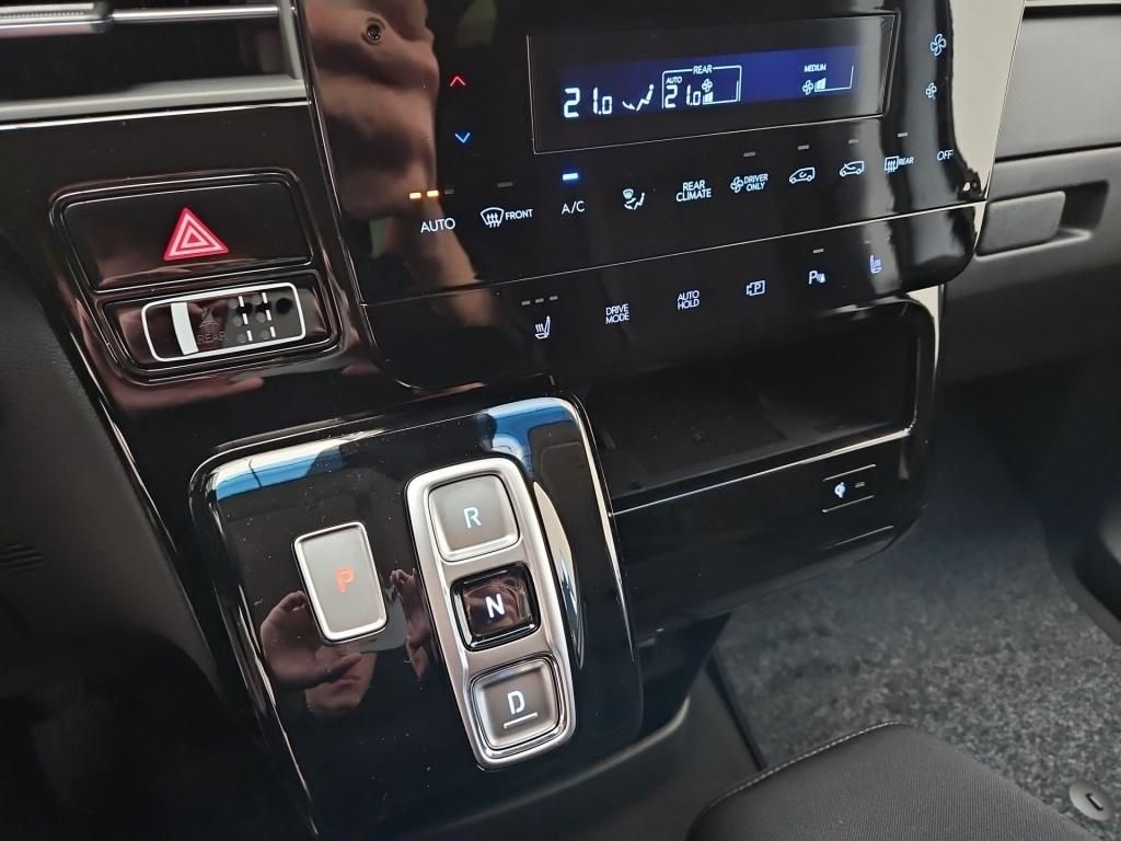 Fahrzeugabbildung Hyundai STARIA (9-Sitzer) HEV 1.6 T-GDI 2WD 6-AT Trend