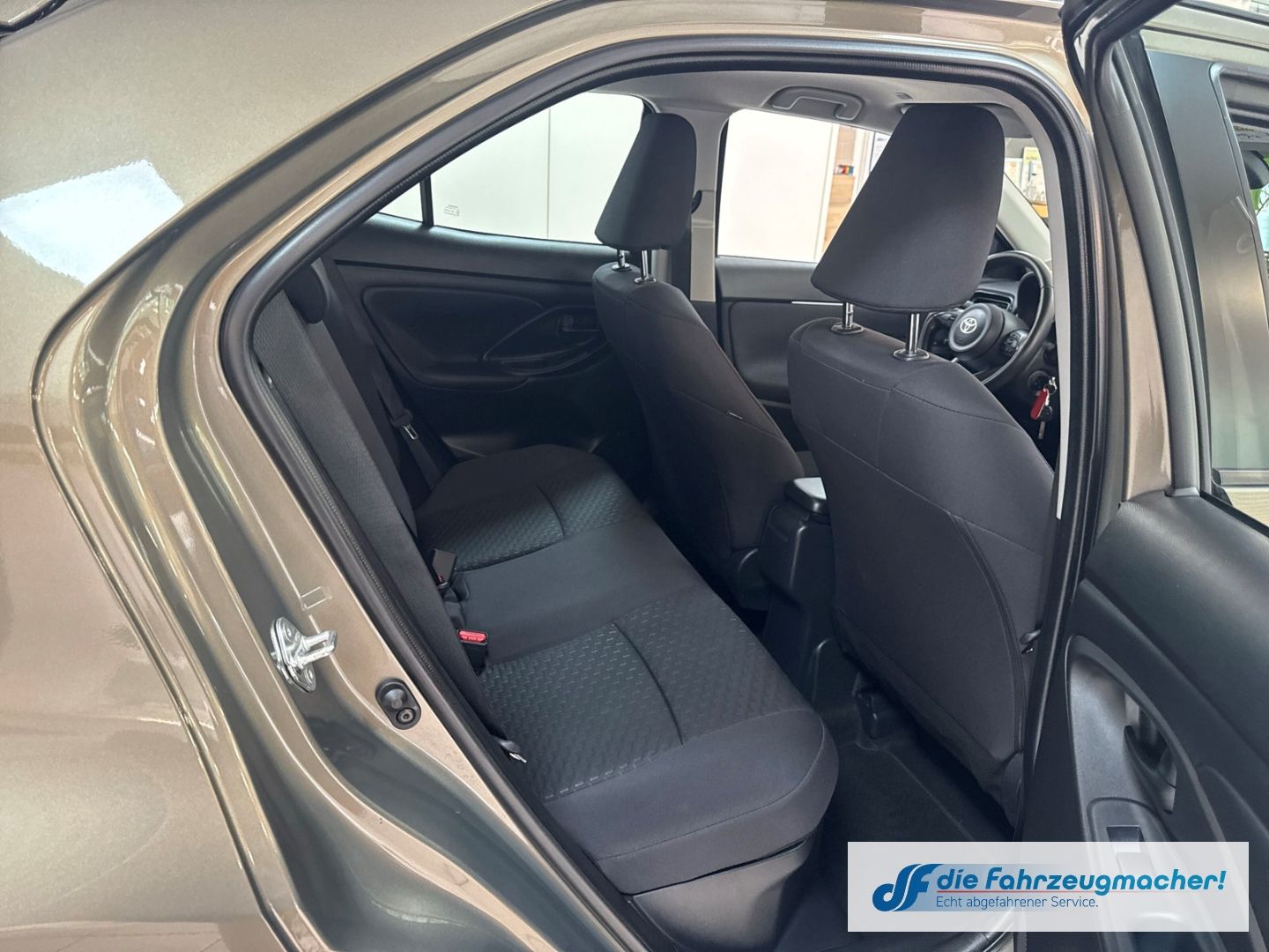 Fahrzeugabbildung Toyota Yaris Cross ACTIVE Hybrid DAB Spurhalteass. Fern