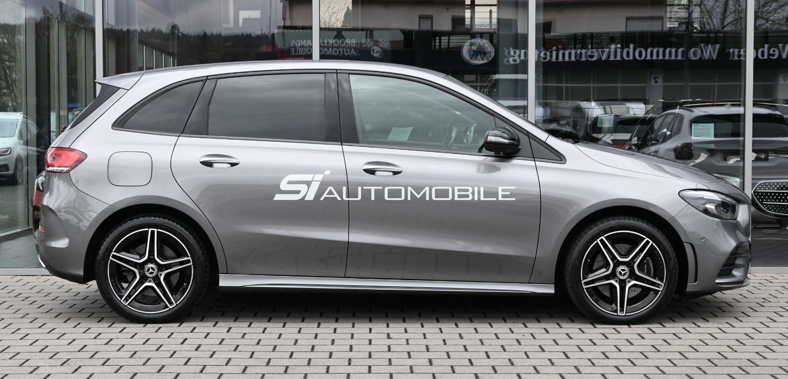 Fahrzeugabbildung Mercedes-Benz B 250 e Hybrid AMG LINE Night °ACC°AHK°360°MEMO°