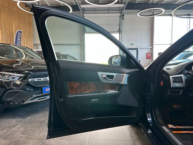 Jaguar XF *Keyless*AHK*BI-XENON*Leder*2-Zonen*