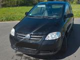 Volkswagen Fox 1,2 Standard - Volkswagen Fox Standard mit Benzin-Antrieb