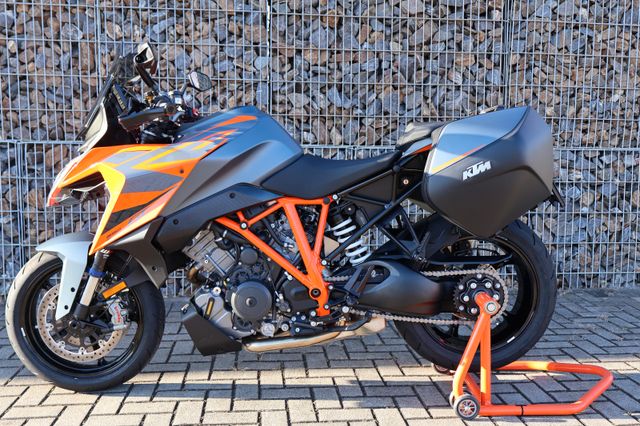 KTM 1290 Super Duke GT wenig Km / inkl. Zubehör