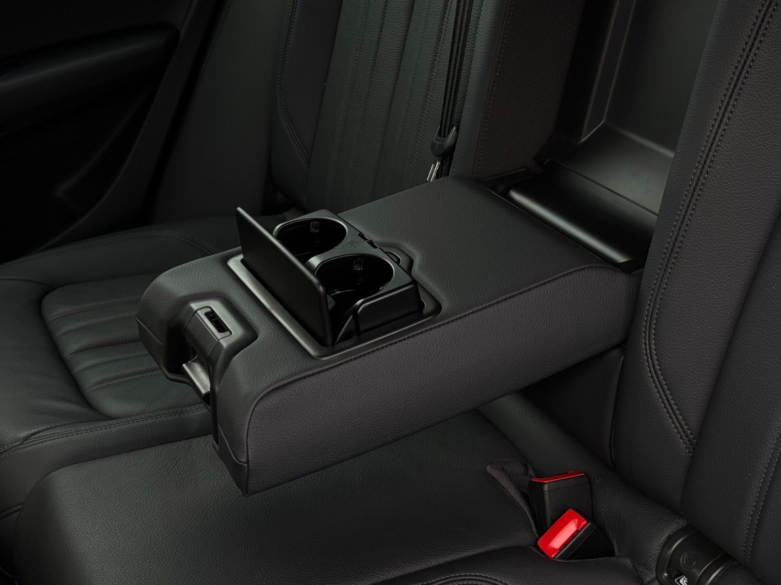 Fahrzeugabbildung Audi Q5 2.0 TFSI quattro basis Leder Kamera SHZ ACC