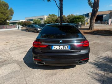 BMW 730 - 4