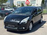 Peugeot 5008 Premium/Panorama/Klimaaut./PDC - Peugeot 5008: Premium