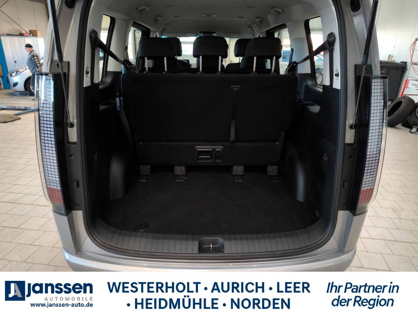 Fahrzeugabbildung Hyundai STARIA 9-Sitzer TREND/Automatik/PDC/Navi/Rückfah