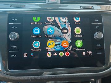 Volkswagen Tiguan - 11