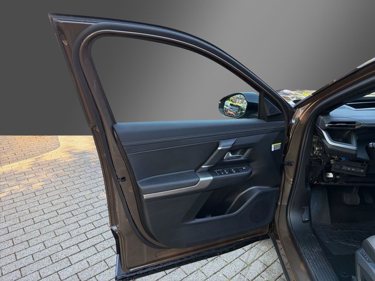 Fahrzeugabbildung Jeep Compass MY26 FIRST EDITION E-HYBRID PANO VOLL