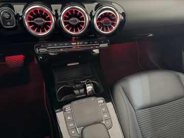 Mercedes CLA 180 Shooting Brake - 9