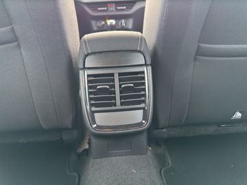 Skoda Kamiq 1.0 TSI Ambition *AHK*DAB*KLIMA*PDCHI* ALU