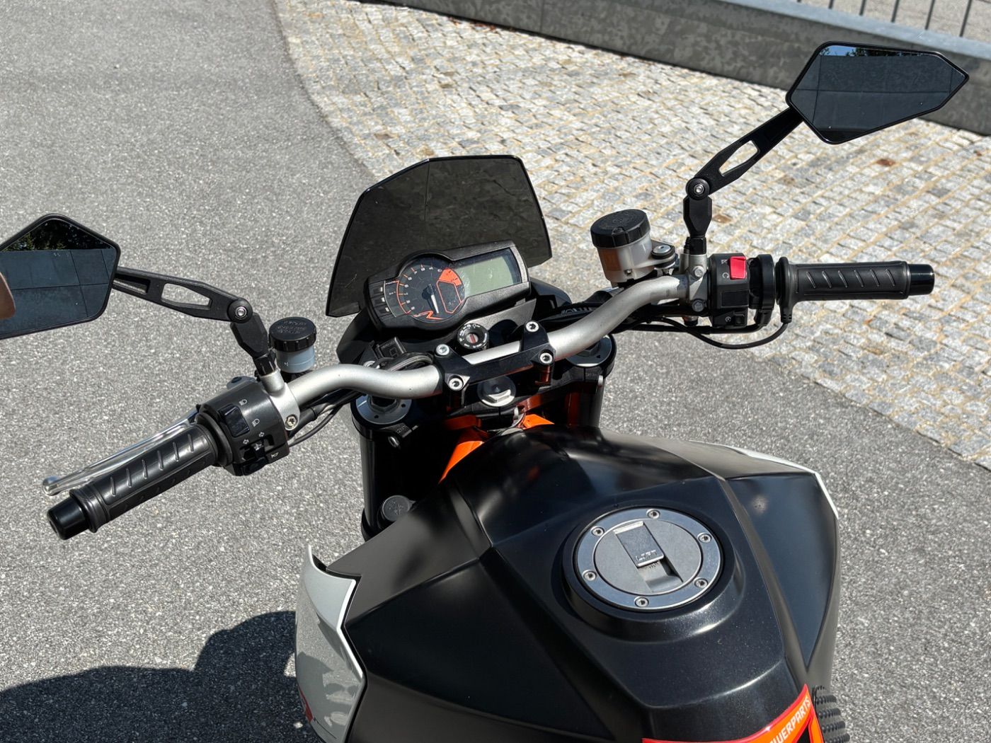 Fahrzeugabbildung KTM 990 Super Duke R