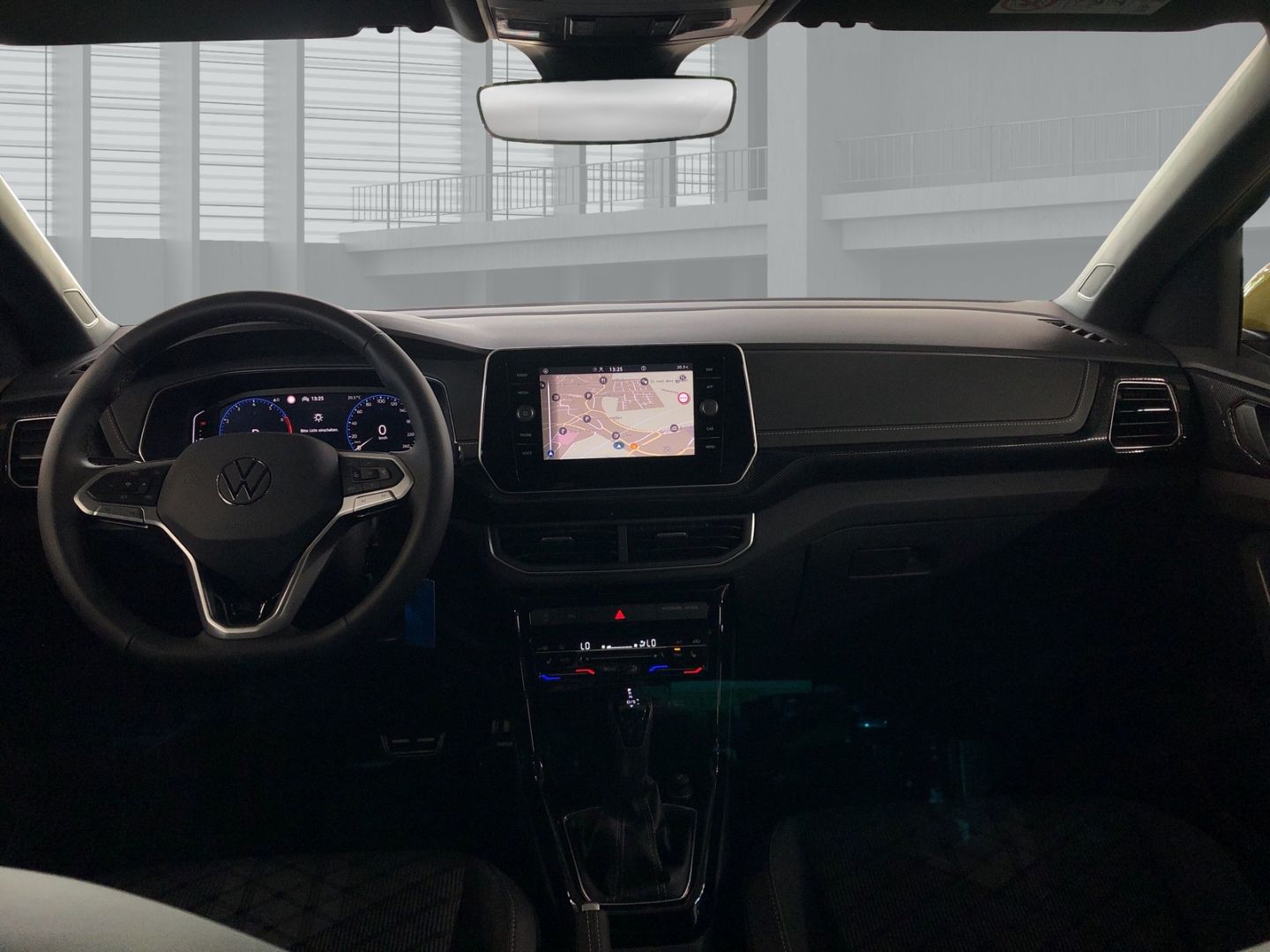 Fahrzeugabbildung Volkswagen T-Cross R-Line 1.0 TSI DSG Sportpaket Navi LED B