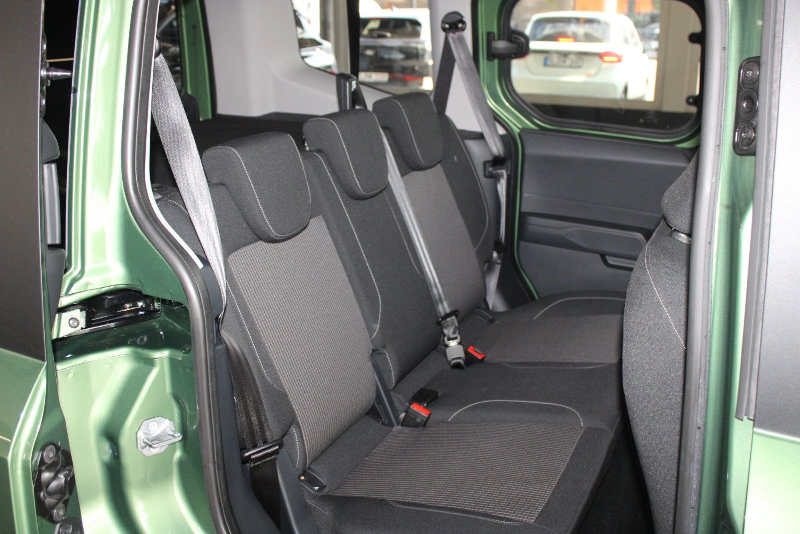 Fahrzeugabbildung Ford Tourneo Courier Aut. TREND AHK WinterPaket GJR