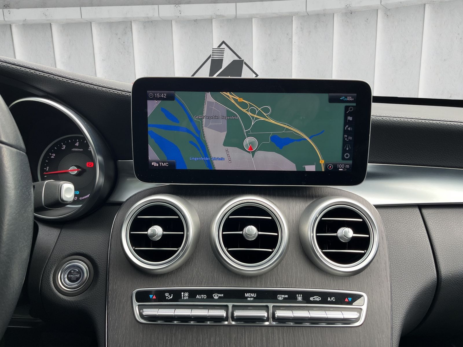 Fahrzeugabbildung Mercedes-Benz C 300 e T*AMG-Line*Pano*360°-Kam*Navi*SHZ*