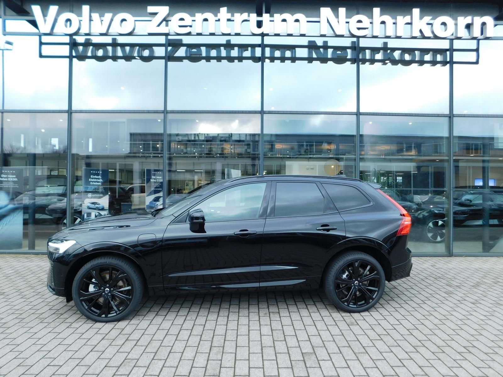 Fahrzeugabbildung Volvo XC60 T6 Recharge Plus Black Edition