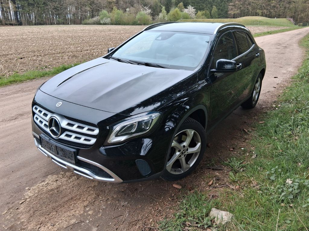 Image of Mercedes-Benz GLA 220