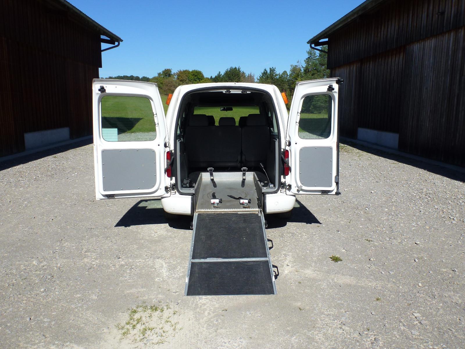 Volkswagen Caddy Maxi Life Rollstuhlrampe