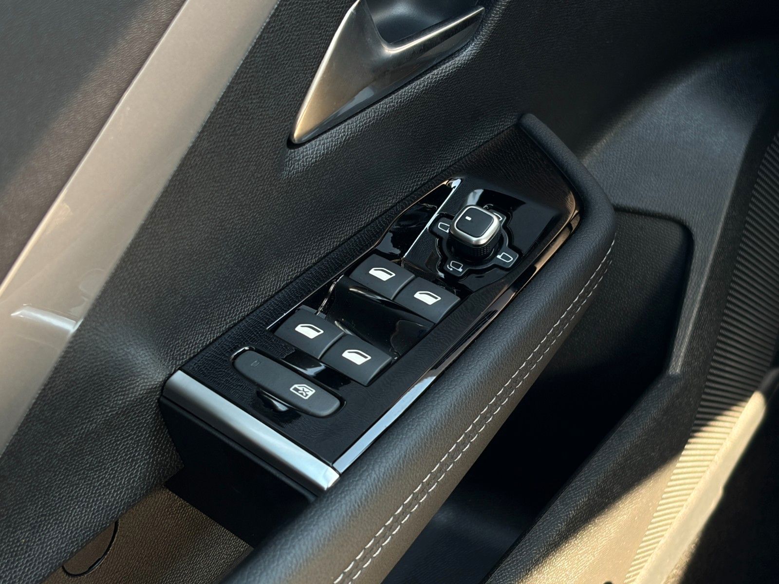 Fahrzeugabbildung Opel Astra L GS 1.2 Turbo Matrix HuD 360° LHZ CarPl.