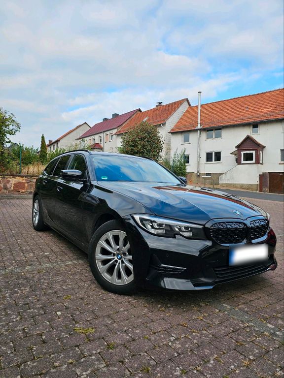 Image of BMW 320