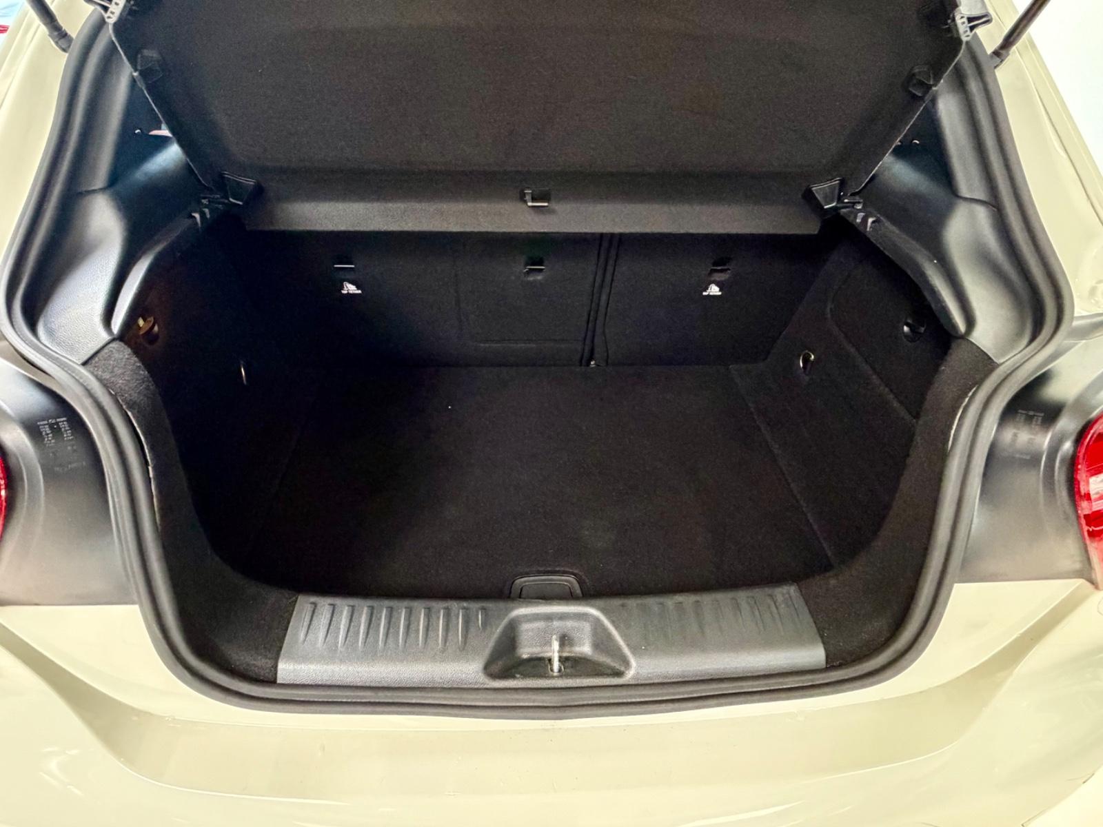Mercedes-Benz A 250 AMG Sport Automatik/Leder/Klima/Alus