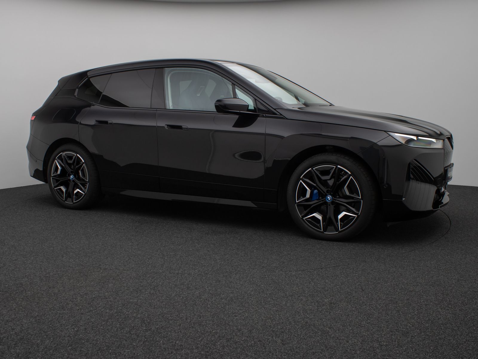 Fahrzeugabbildung BMW iX xD40 Kamera DAB H/K ACC Komfort Sport 22Zoll