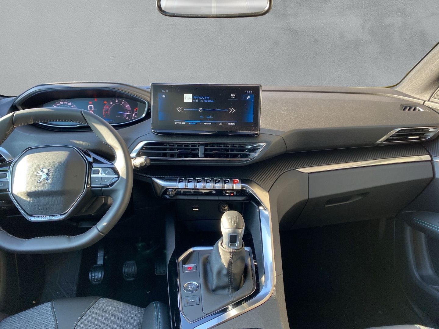 Fahrzeugabbildung Peugeot 3008 Allure Pack 1.2 PureTech 130 EU6d * Audio-N