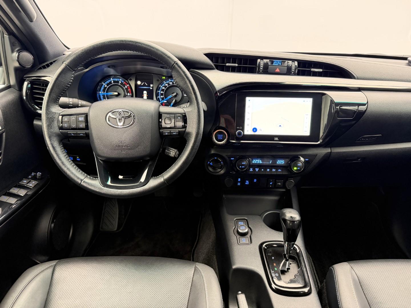 Toyota Hilux 2.8 D4-D Invincible MHD °AHK°Rollo°RFK°